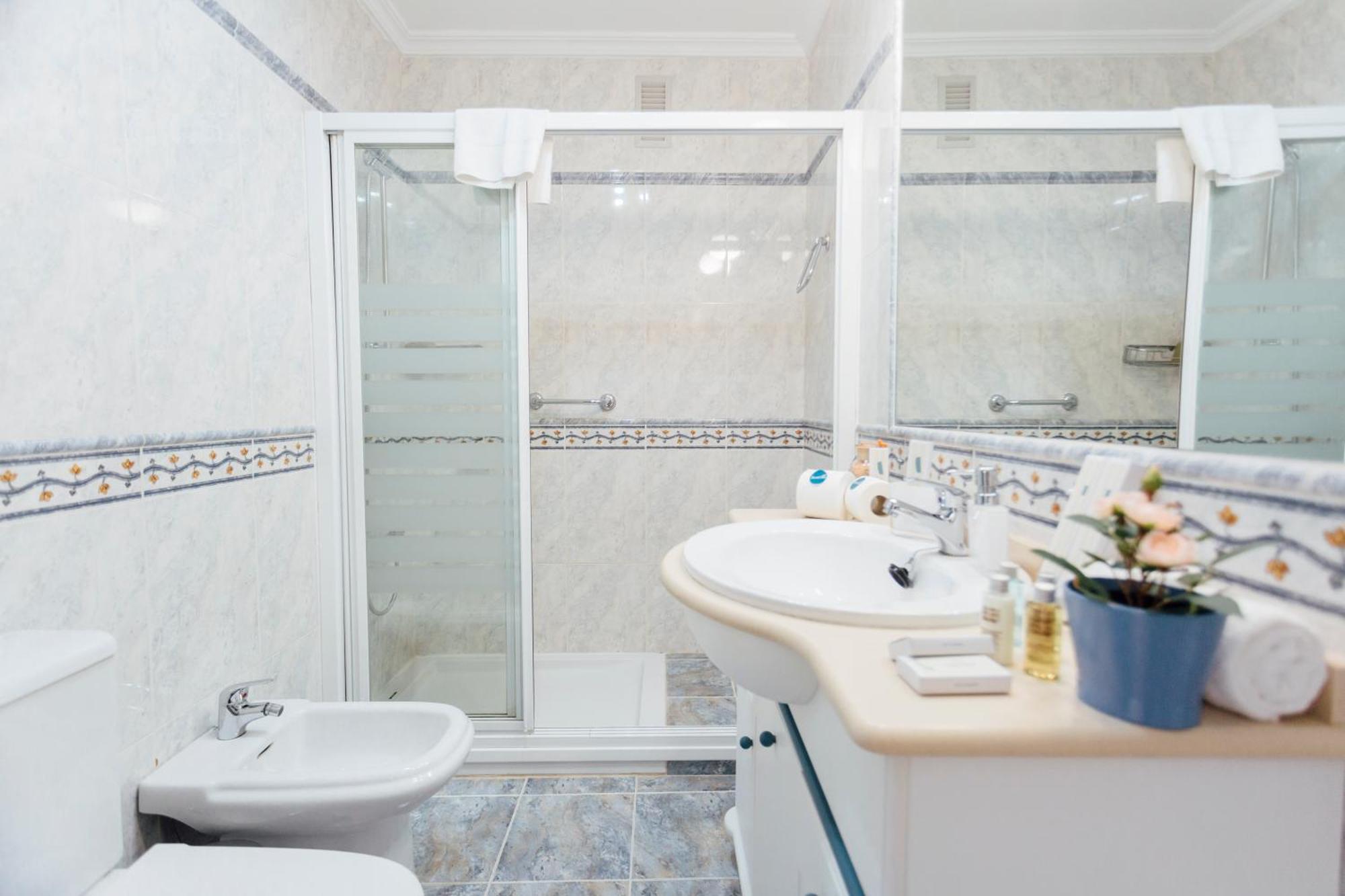 Ferienwohnung Stunning And Colorful- 4Bd 2Bth- Santa Cruz Sevilla Exterior foto